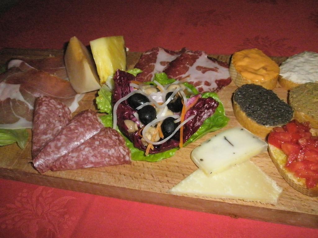 Albergo Ristorante Montecucco Da Tobia Sigillo Eksteriør bilde