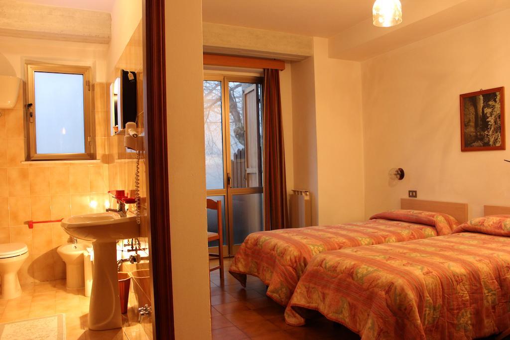 Albergo Ristorante Montecucco Da Tobia Sigillo Rom bilde